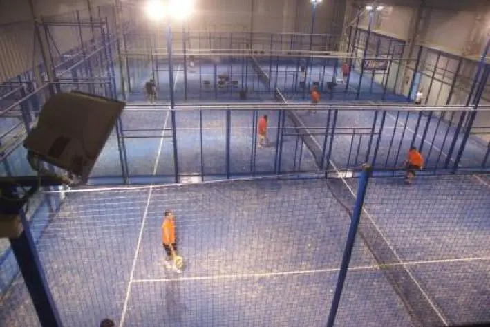 Padel Indoor Gavá — instalación deportiva