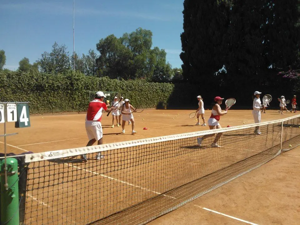 Serprotenis — instalación deportiva