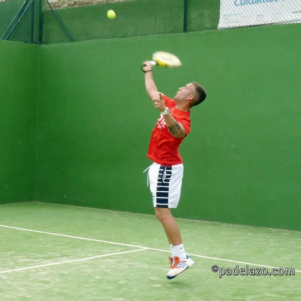 Club de Padel y Pabellón La Mosca — instalación deportiva