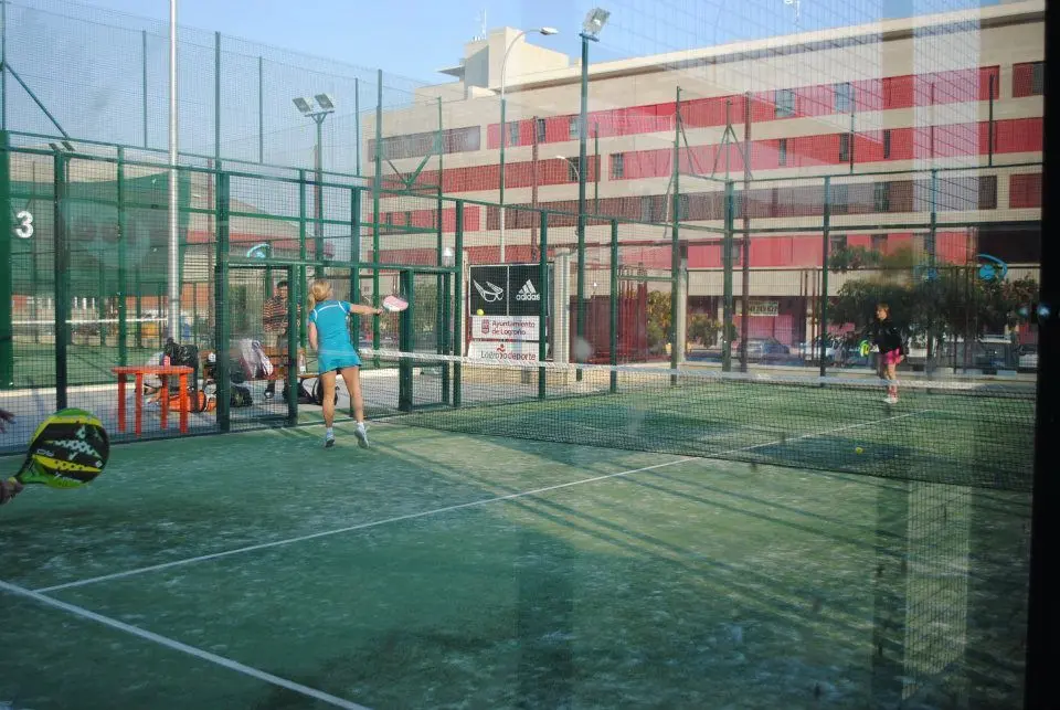 Pádel La Ribera — instalación deportiva