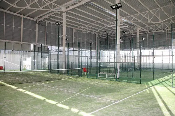 Padel Center Plus — instalación deportiva