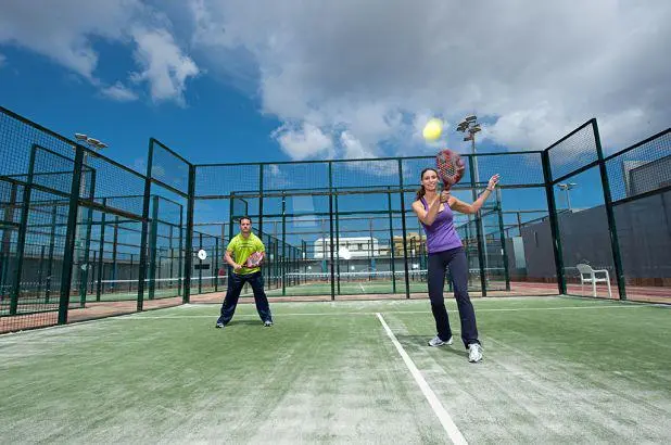 Club La Cornisa — instalación deportiva