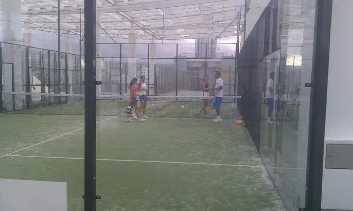 El Muelle Padel Club — instalación deportiva