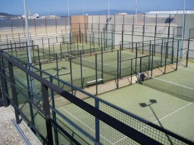 Padel La Marina - Parque Marítimo del Mediterraneo — instalación deportiva