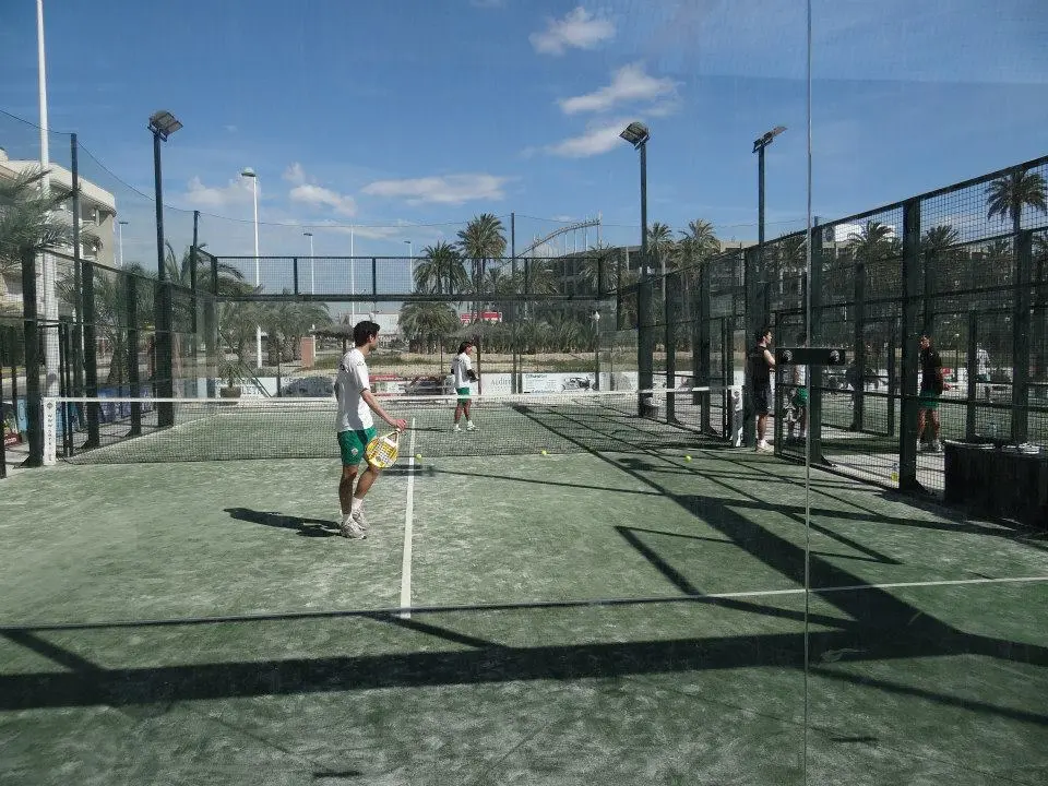 Solo Pádel Club Elche — instalación deportiva