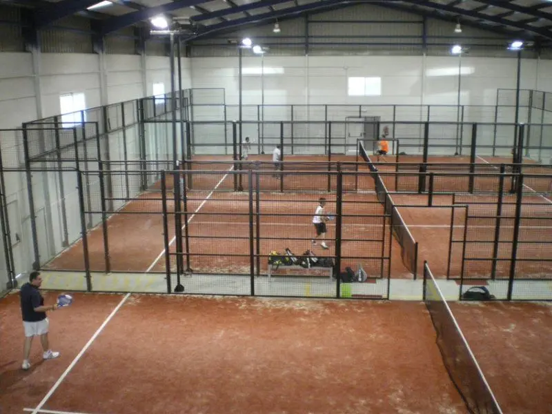 Padelencubierto Xativa — instalación deportiva