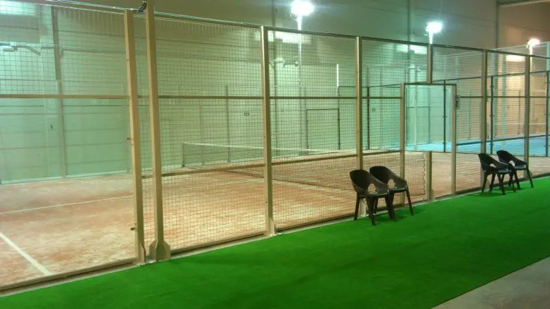 Padel en Cubierto Villamarchante — instalación deportiva