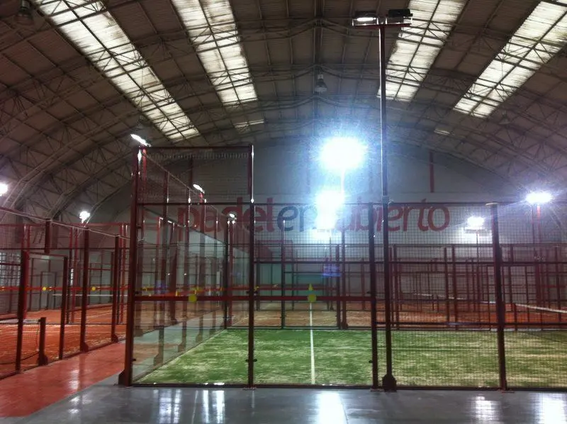 Padel en Cubierto Burgos — instalación deportiva