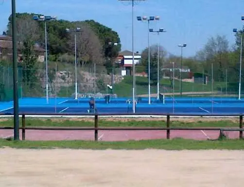 I.E. Pinedes del Castellet — instalación deportiva