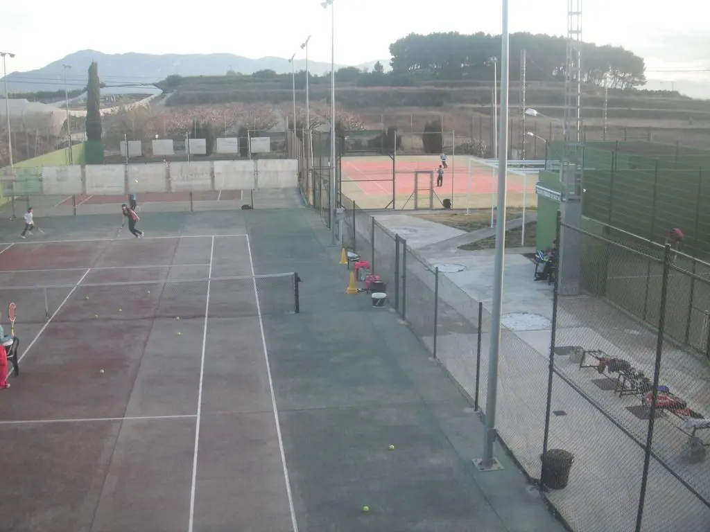 Club de Tenis y Pádel Beniganim — instalación deportiva